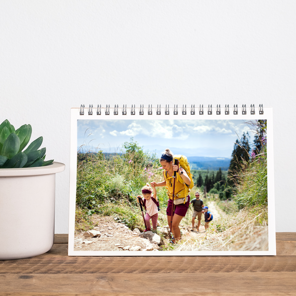 Desk Calendars Printing - Design & print with Pagerr